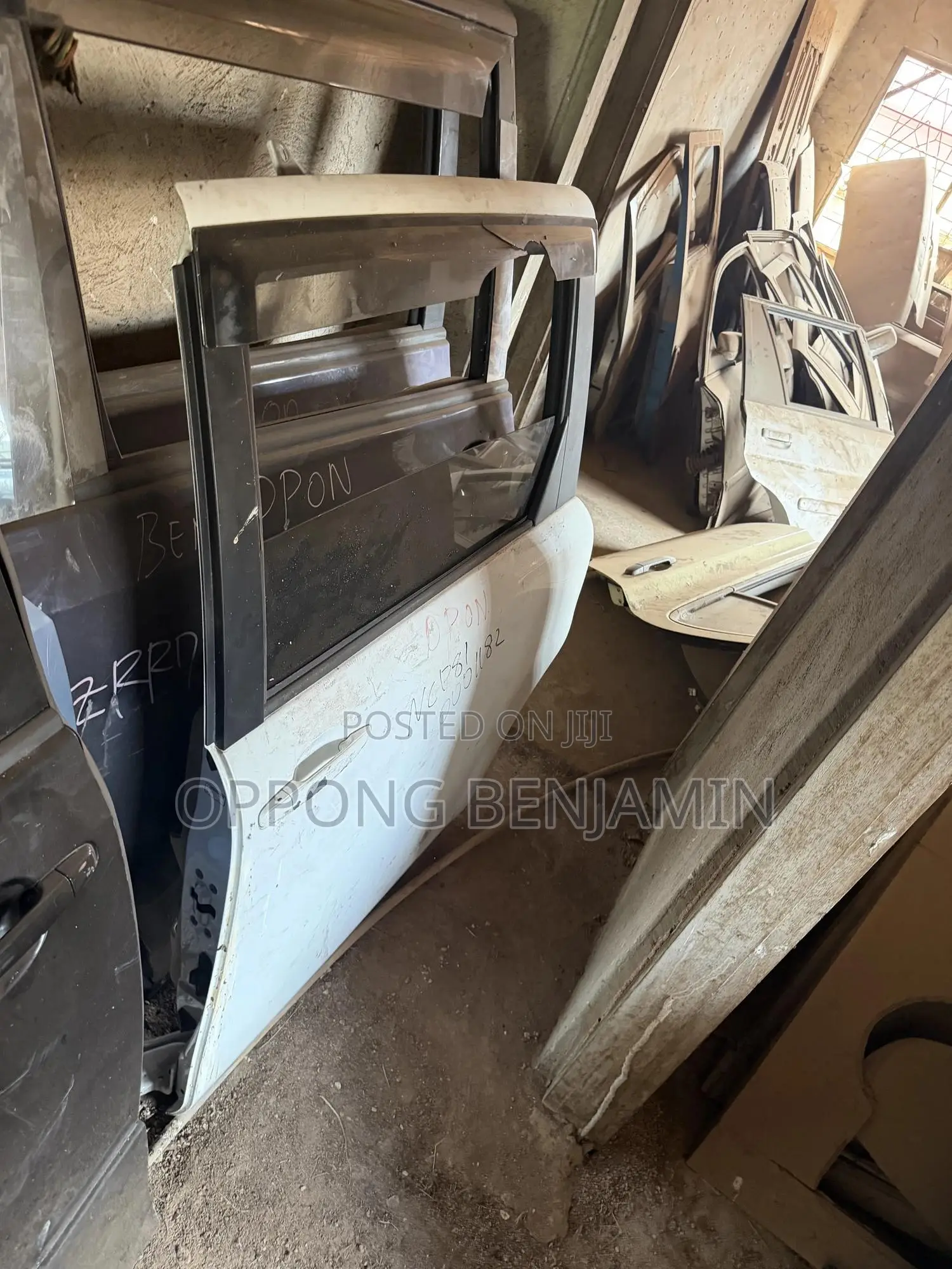 Toyota Sienta Sliding Doors