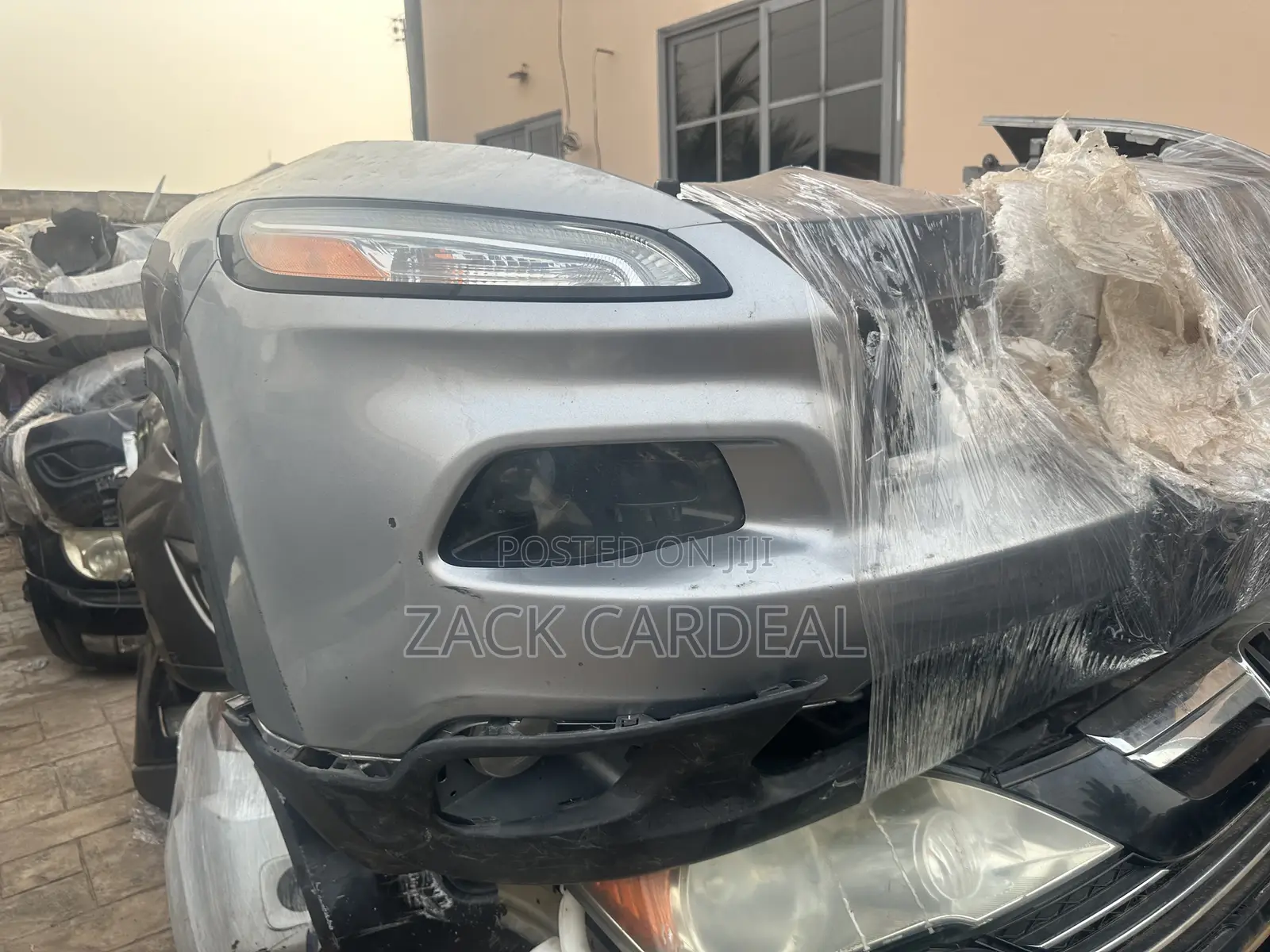 Jeep Cherokee 2018 Front Cut Available