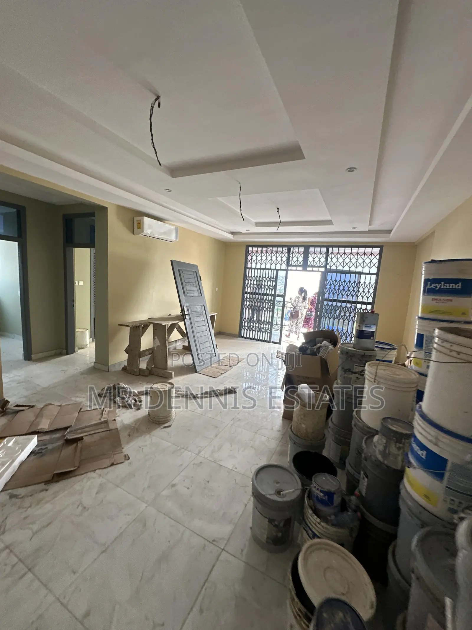 3bdrm Apartment in Westhills Mall for rent