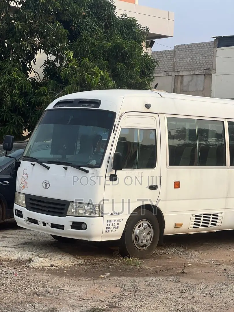 Hyundai Universe 2008 White