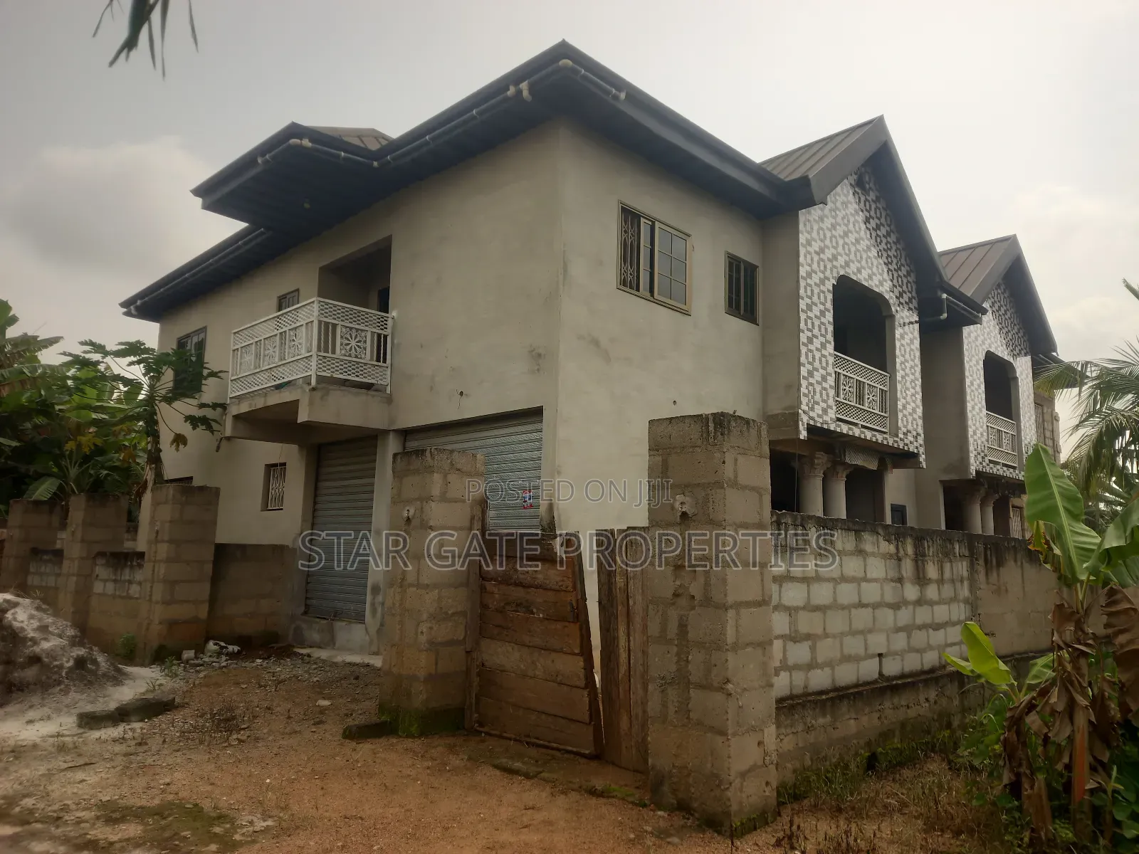 7bdrm House in Atwima Techiman/, Kumasi Metropolitan for sale