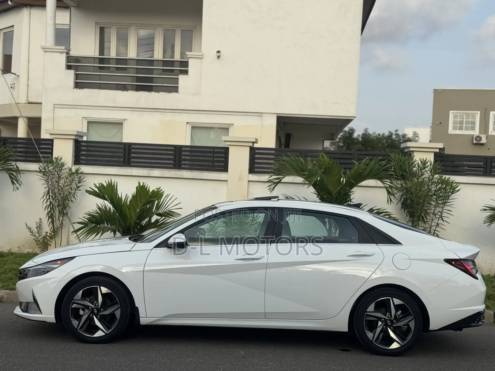 Hyundai Elantra Limited 2023 White