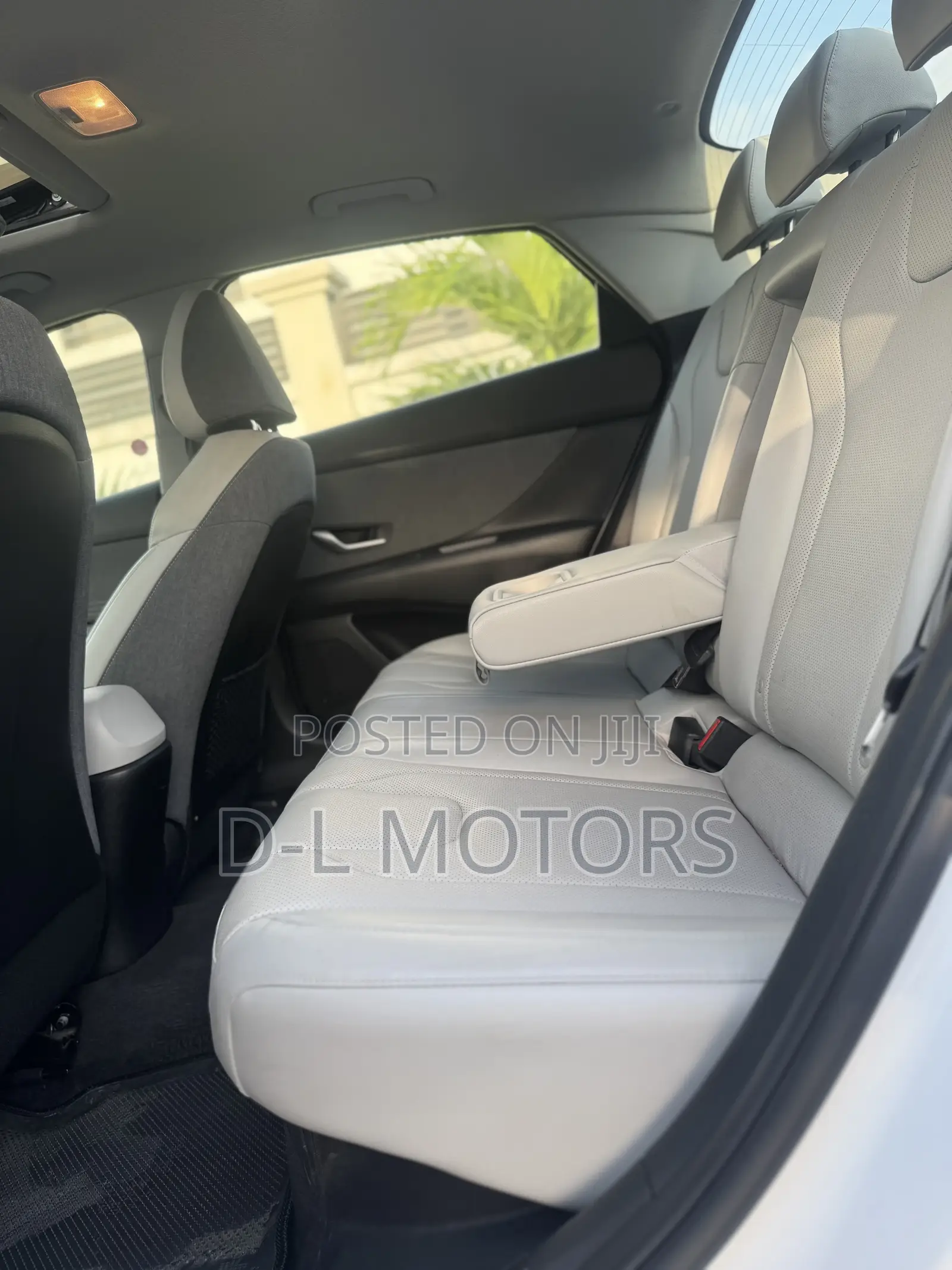 Hyundai Elantra Limited 2023 White