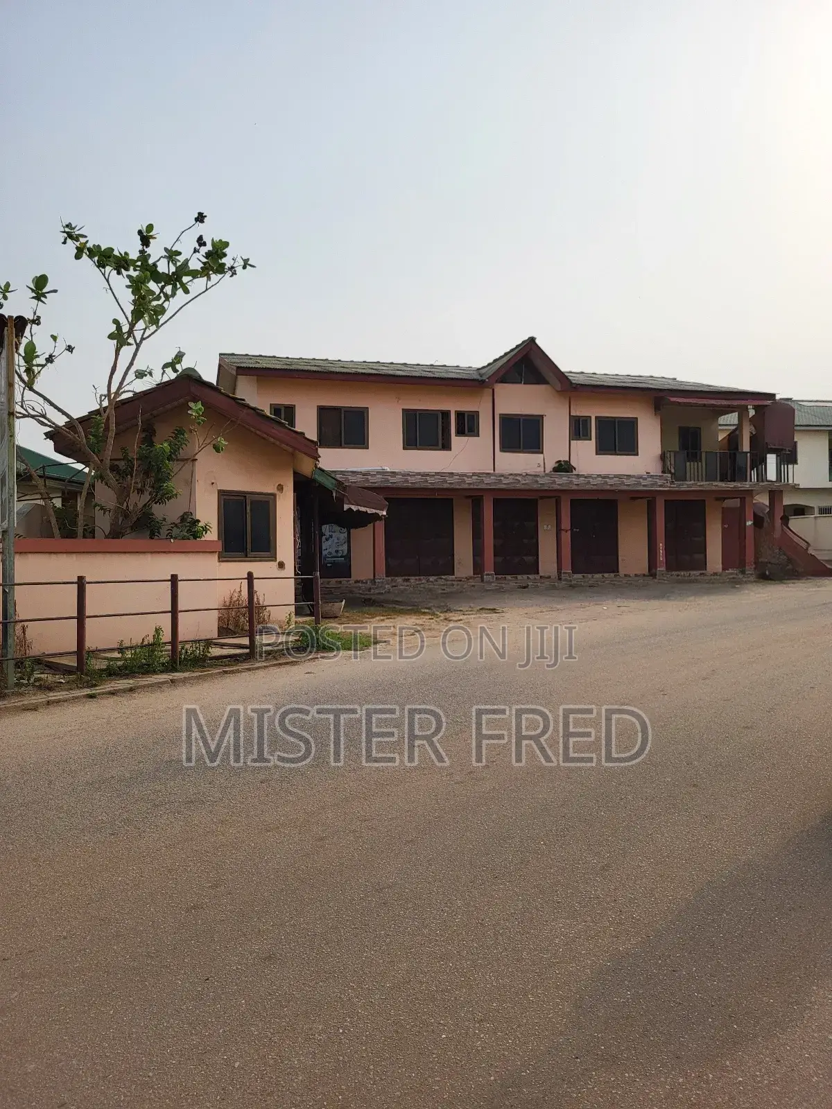 9bdrm Apartment in Scc, Weija for sale