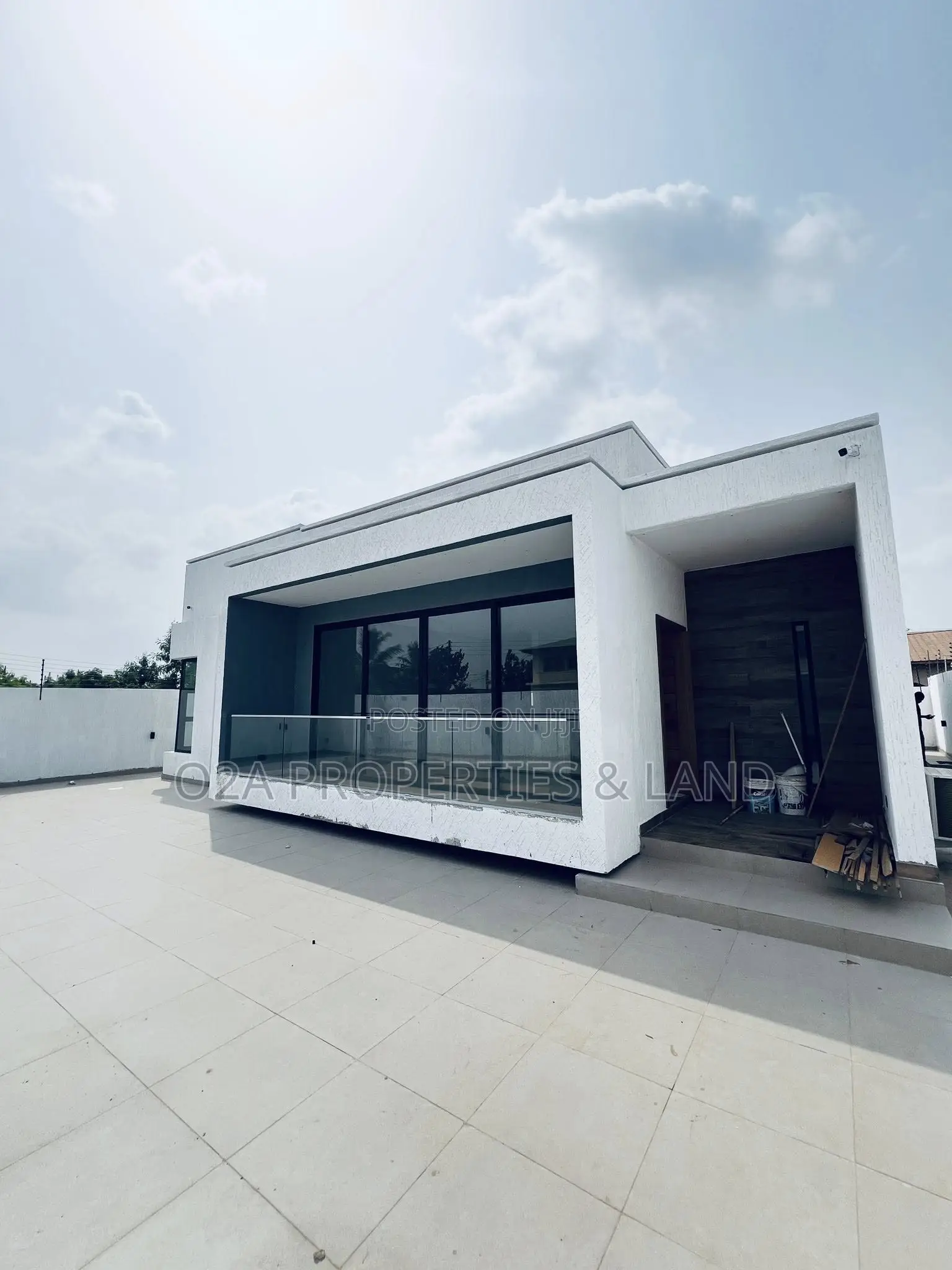 3bdrm House in Ashaley Botwe , for sale