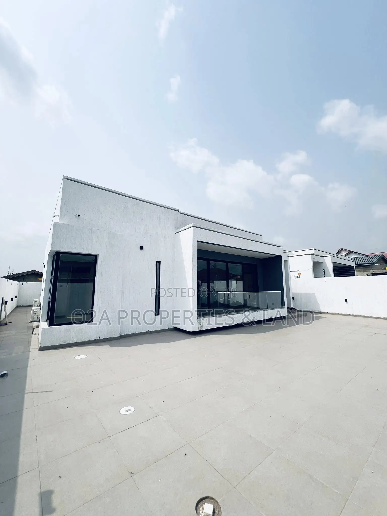 3bdrm House in Ashaley Botwe , for sale