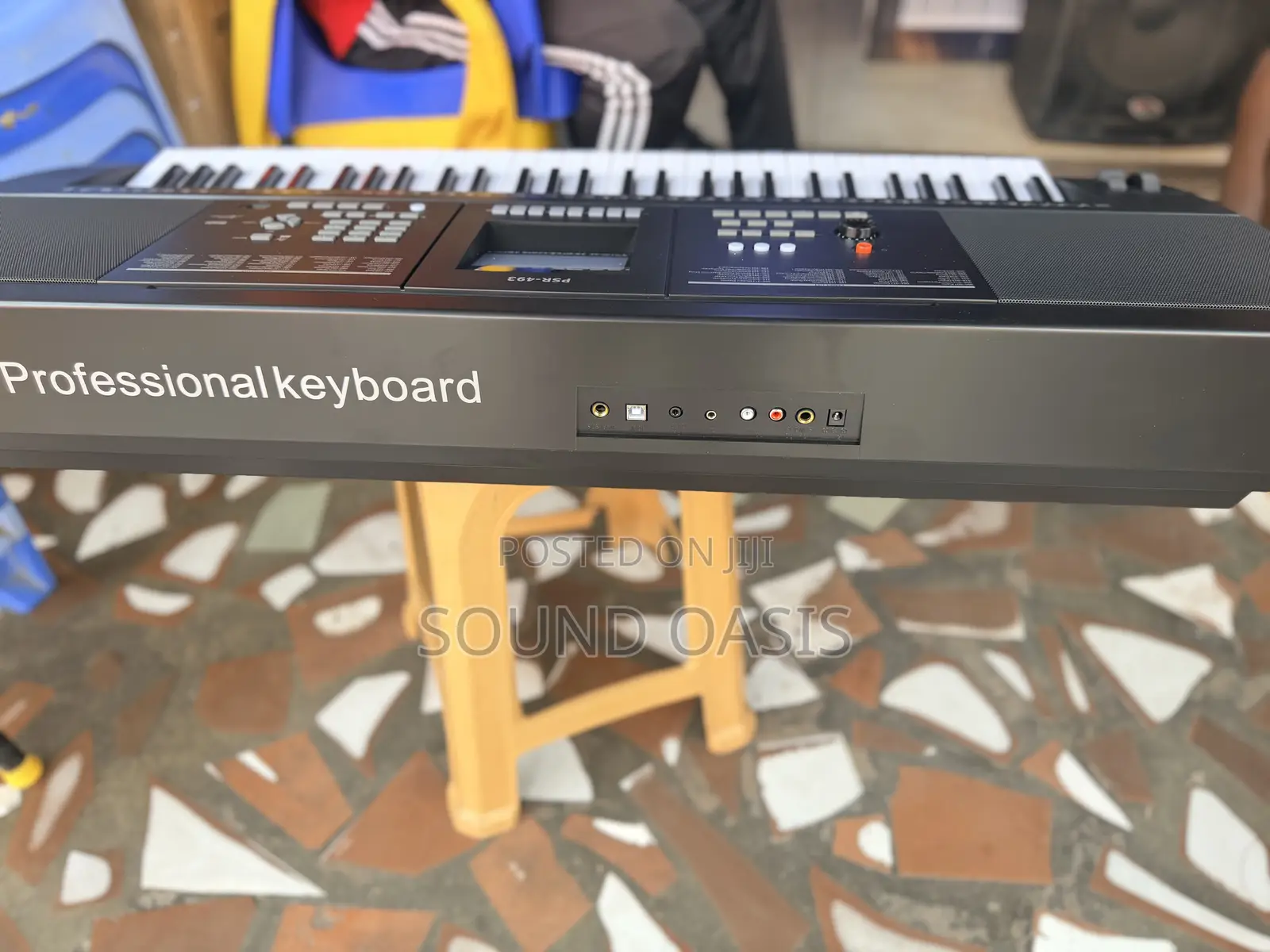 PSR- 493 Electronic Keyboard(61 Keys)