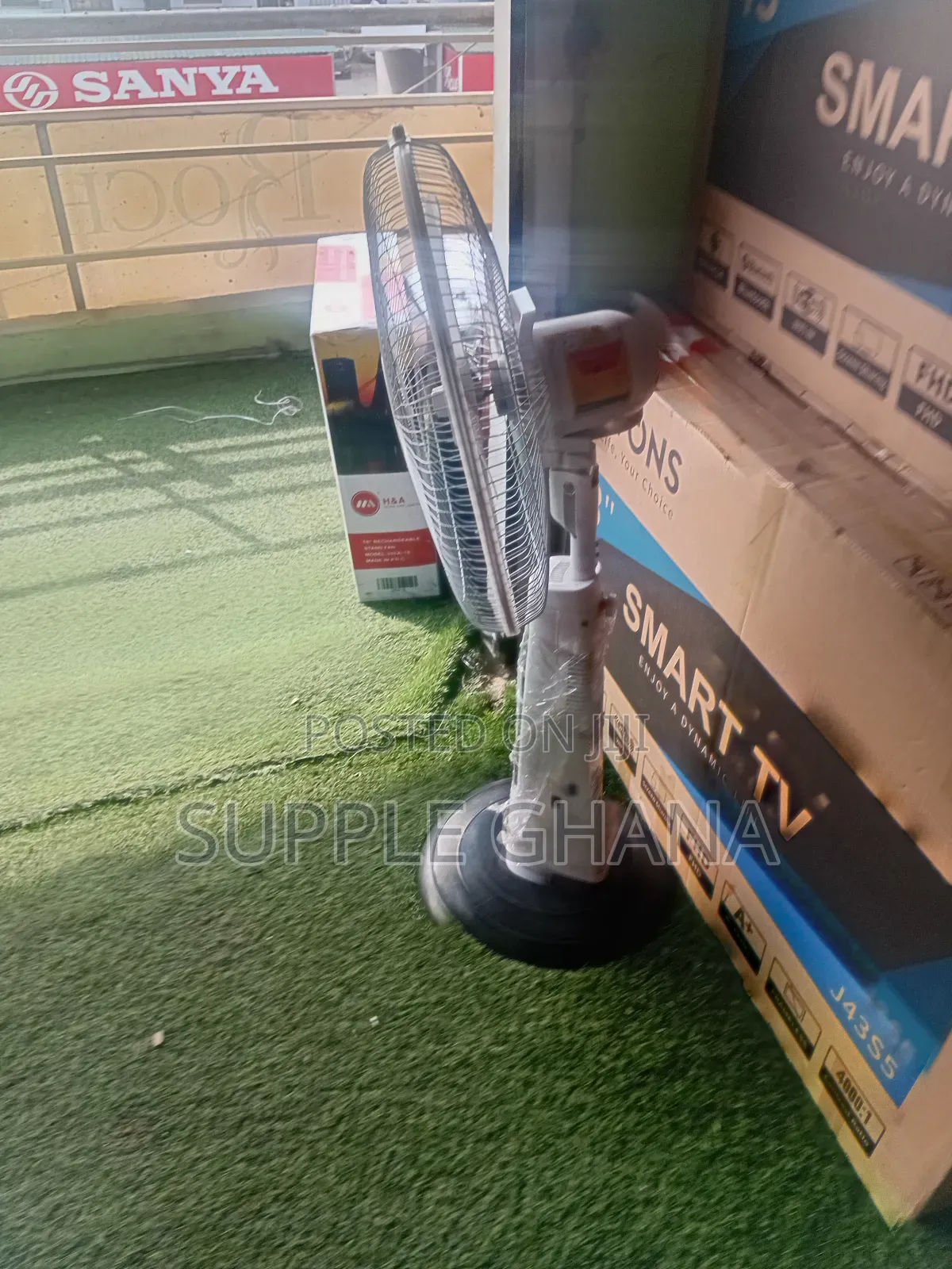 H A18 Cordless Stand Fan With Multi-Speed Control