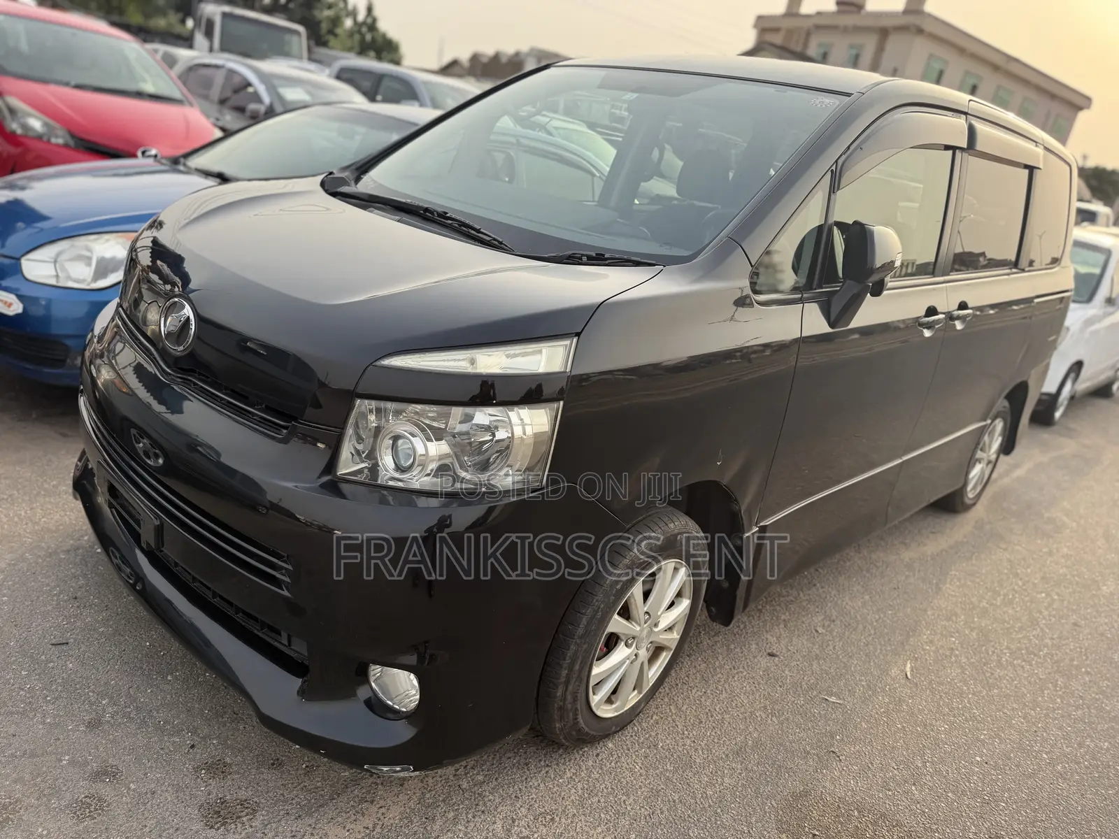 Toyota HiAce 2011 Black