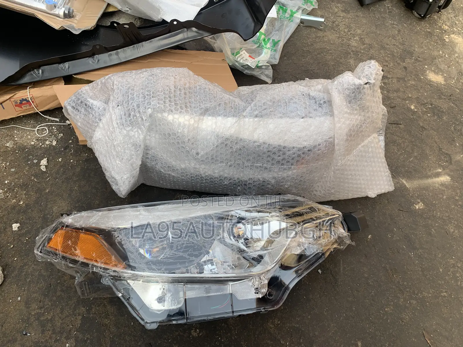 Toyota Corolla 2014,2015,2016 Headlight Pair