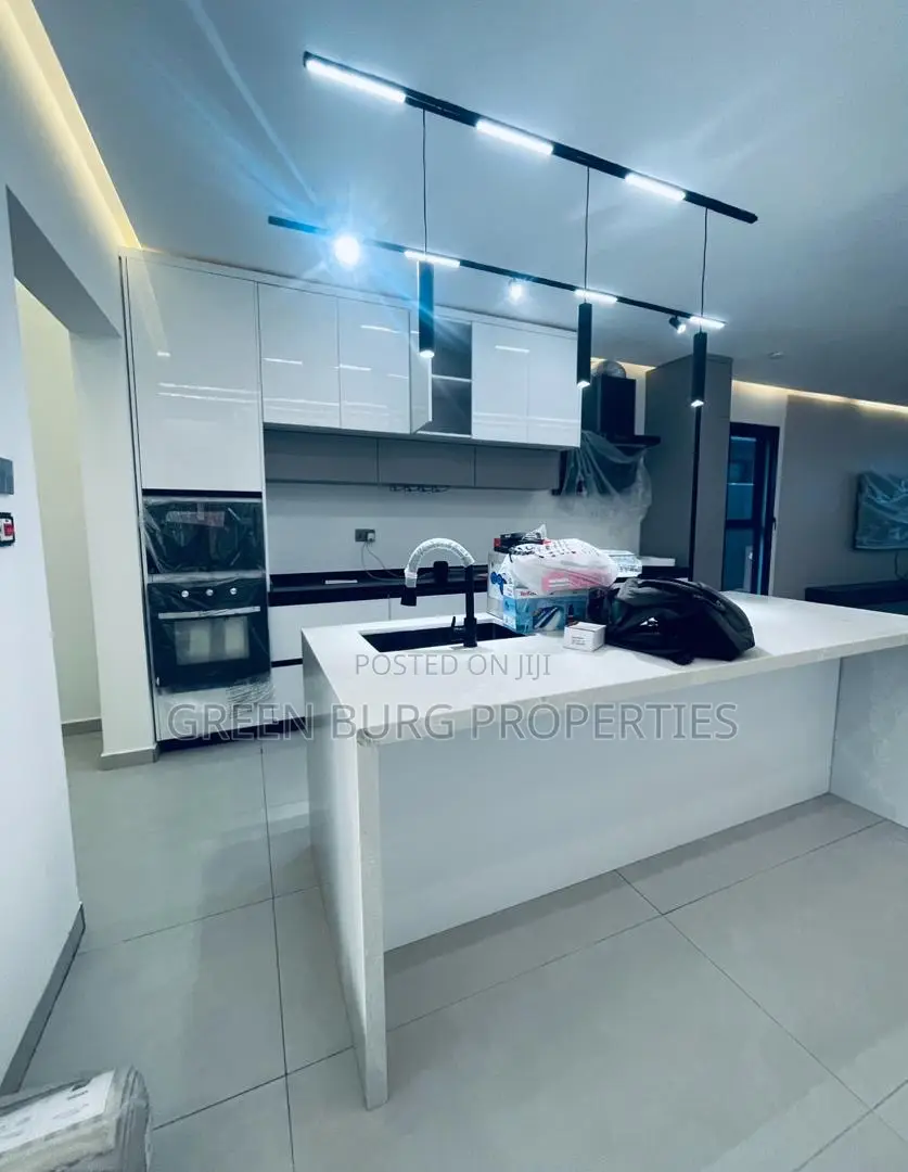 5bdrm House in East Legon for sale