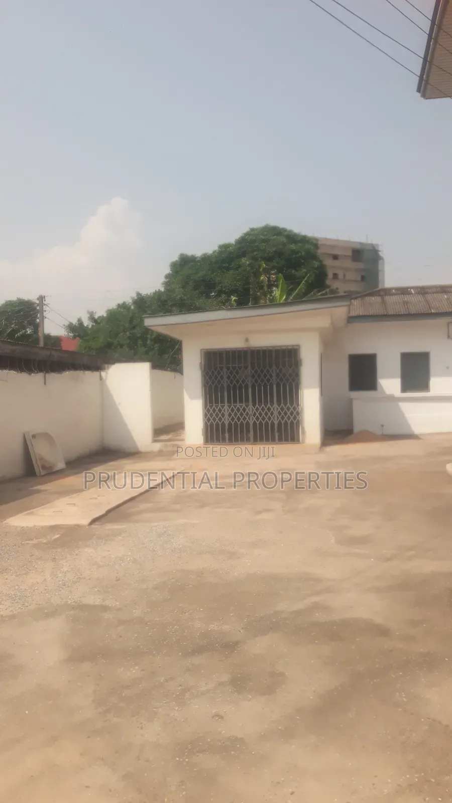 8bdrm House in Kokomlemle for rent