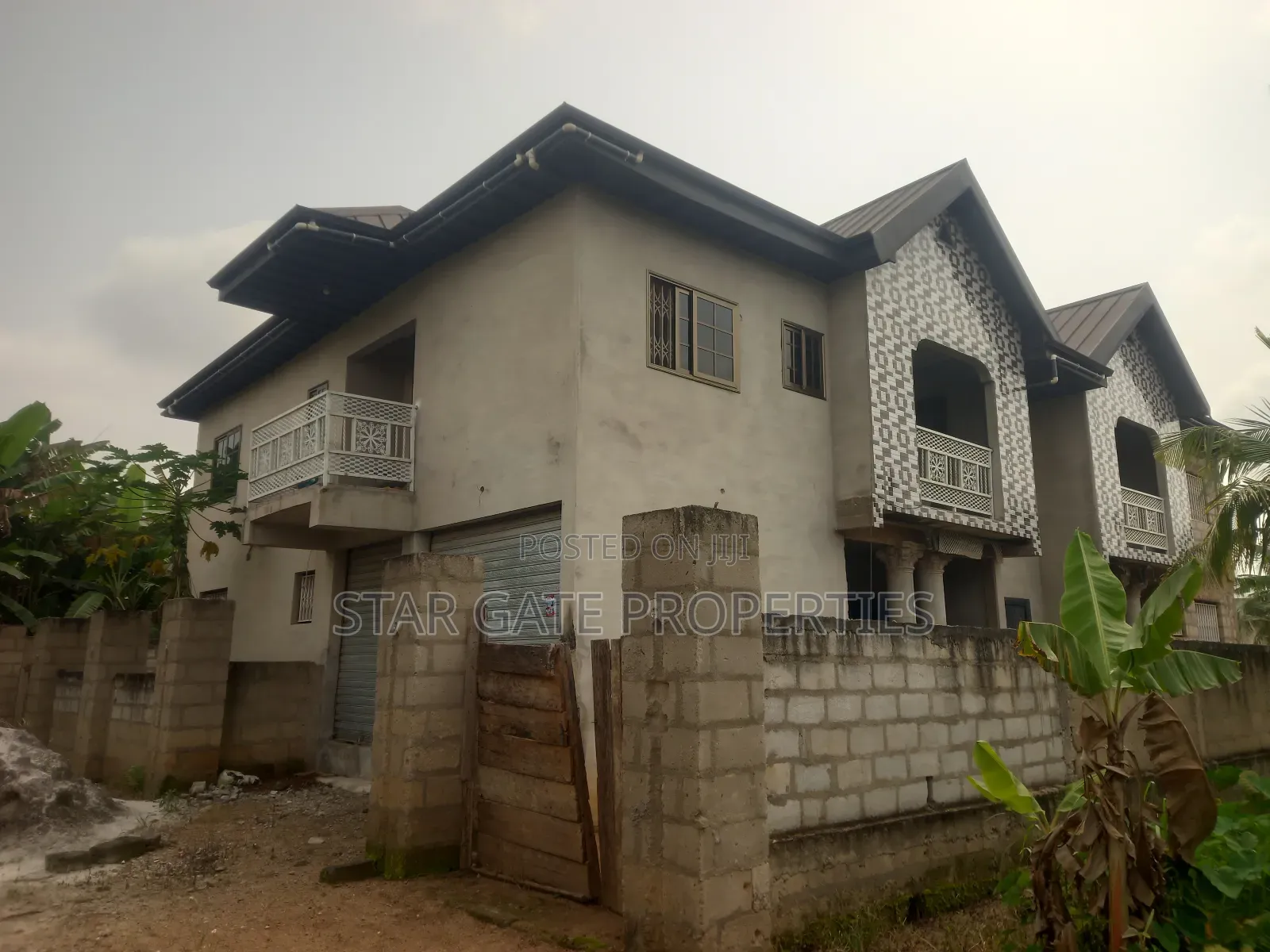 7bdrm Apartment in Kwadaso Road, Kumasi Metropolitan for sale