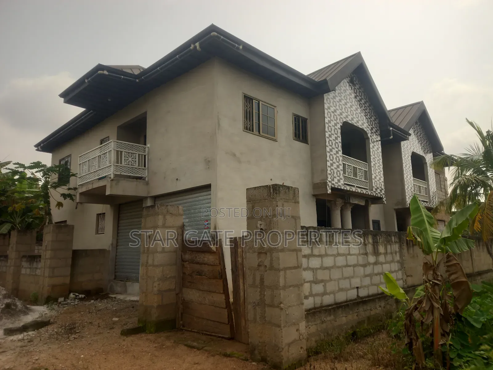 7bdrm Apartment in Kwadaso Road, Kumasi Metropolitan for sale