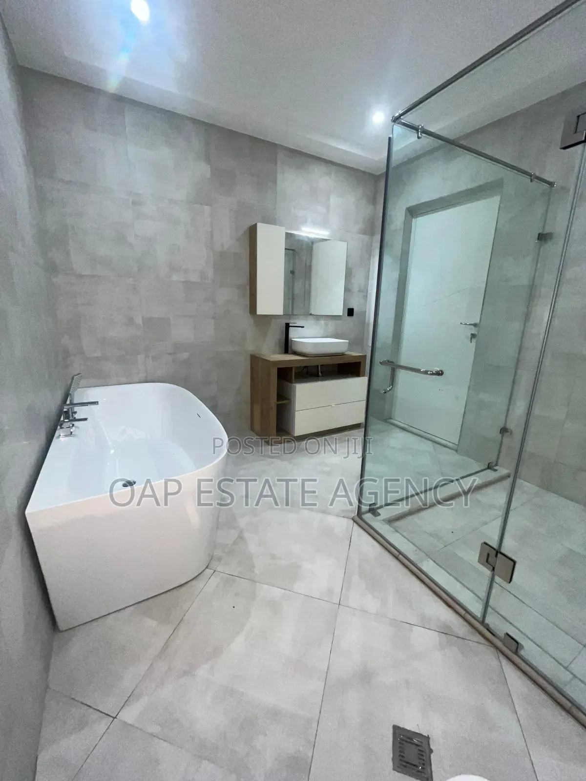 4bdrm House in East Legon for sale