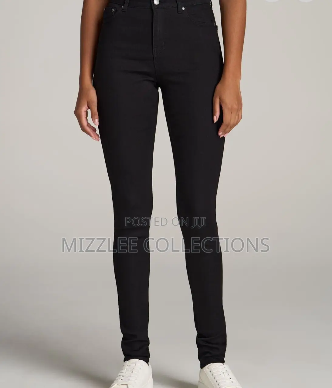Quality Ladies Stretchy Black Jeans in 28-36