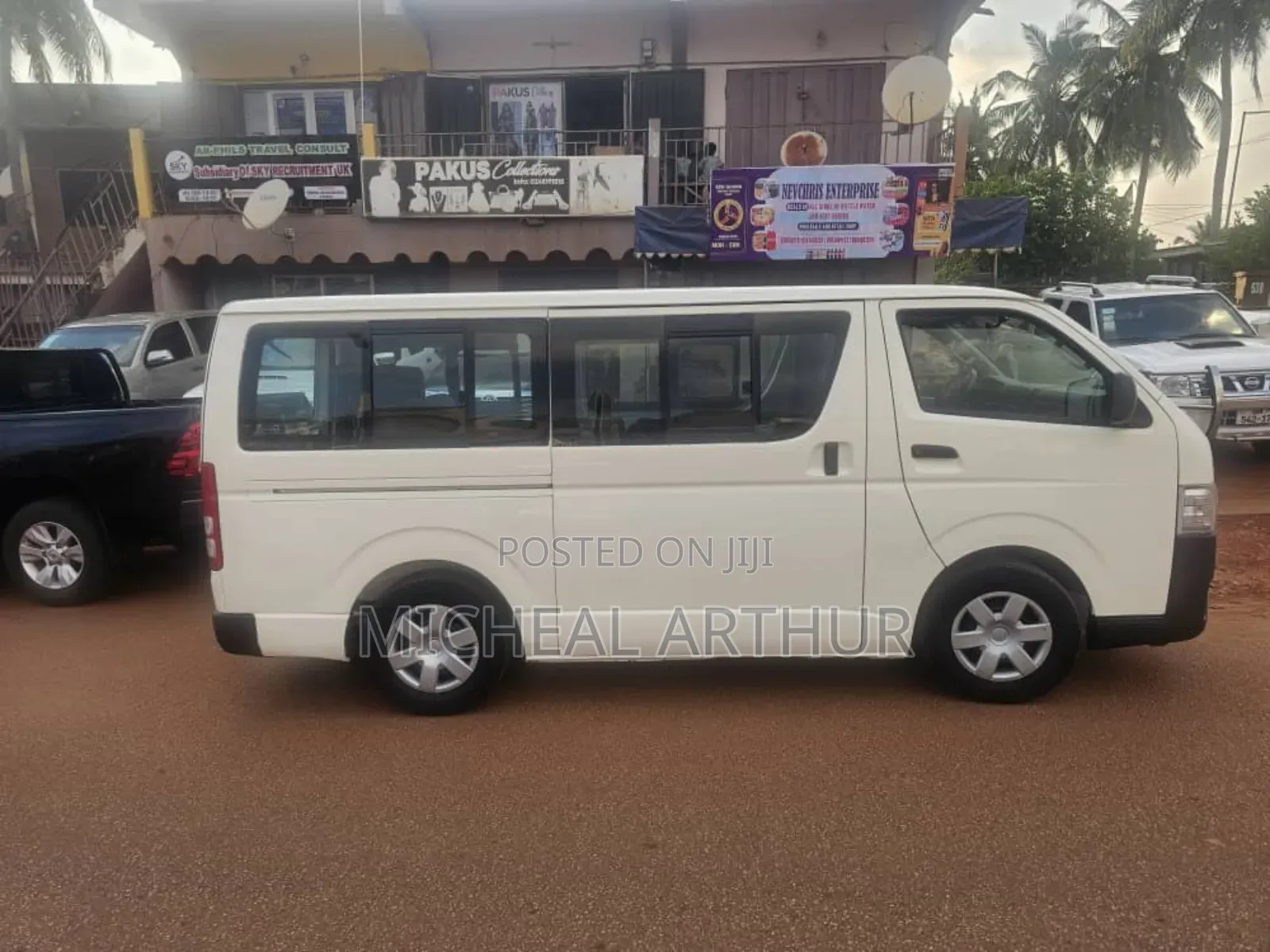 Toyota HiAce 2016 White