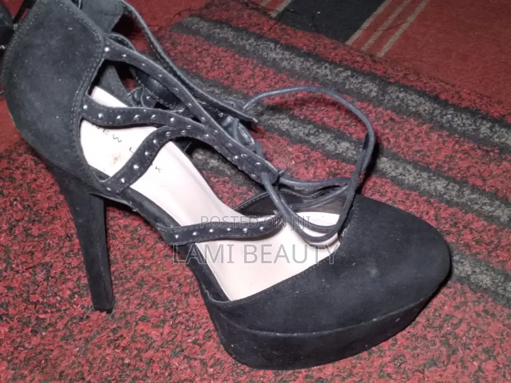 Black High Balanced Plat Form High Heel Shoes