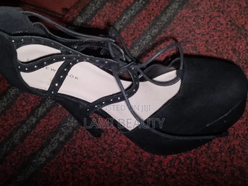 Black High Balanced Plat Form High Heel Shoes