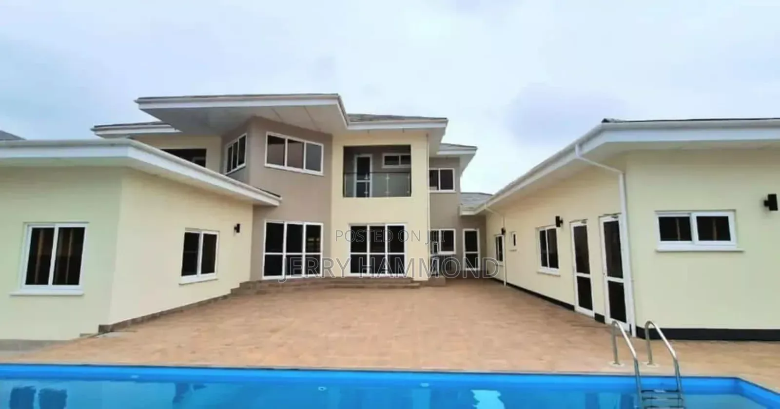 4bdrm House in East Airport Inside, Tseaddo for sale
