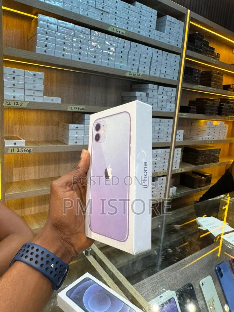 New Apple iPhone 11 64 GB Purple