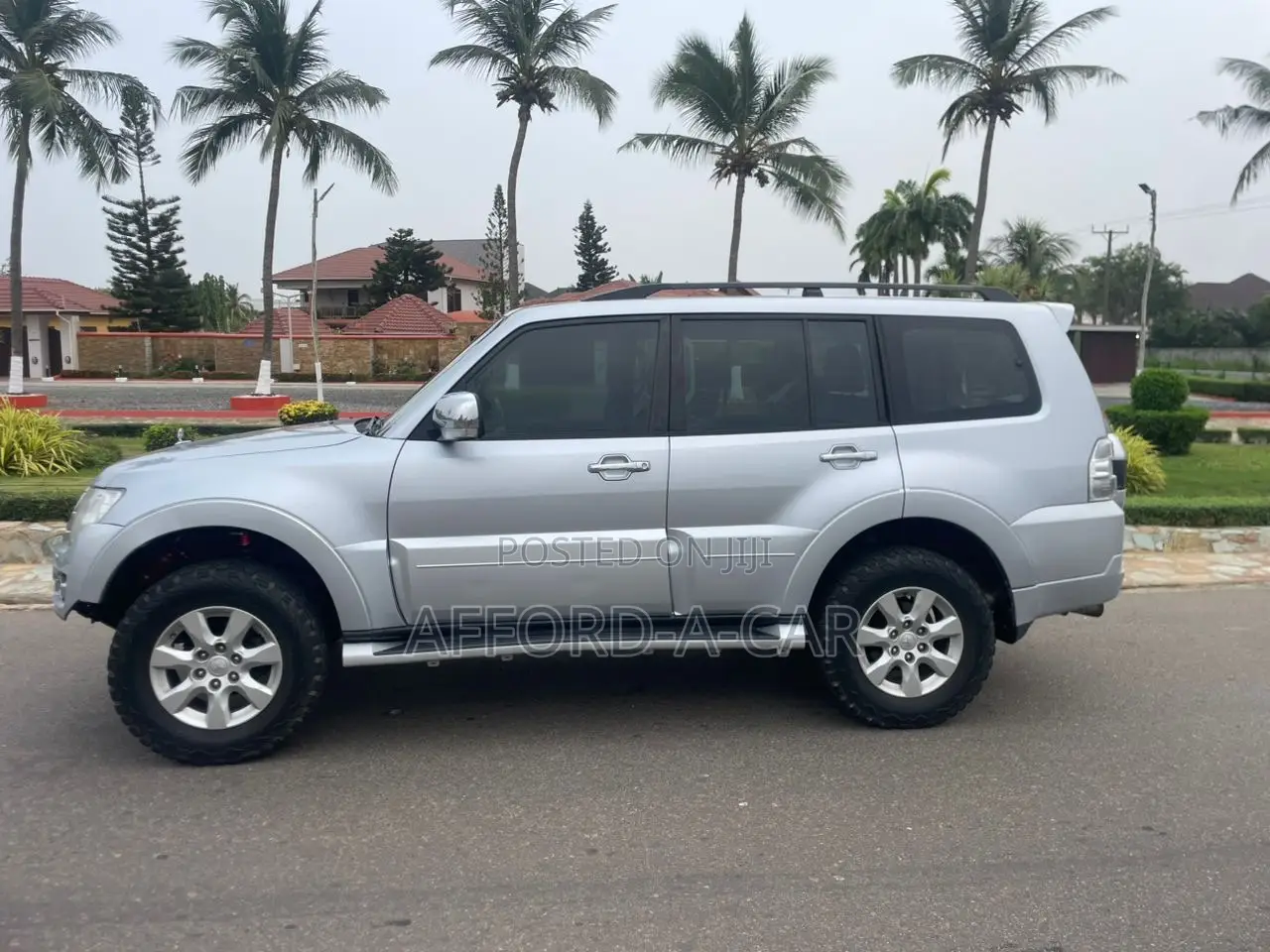 Mitsubishi Pajero V80 3.5 V6 GL/GLS 2017 Silver