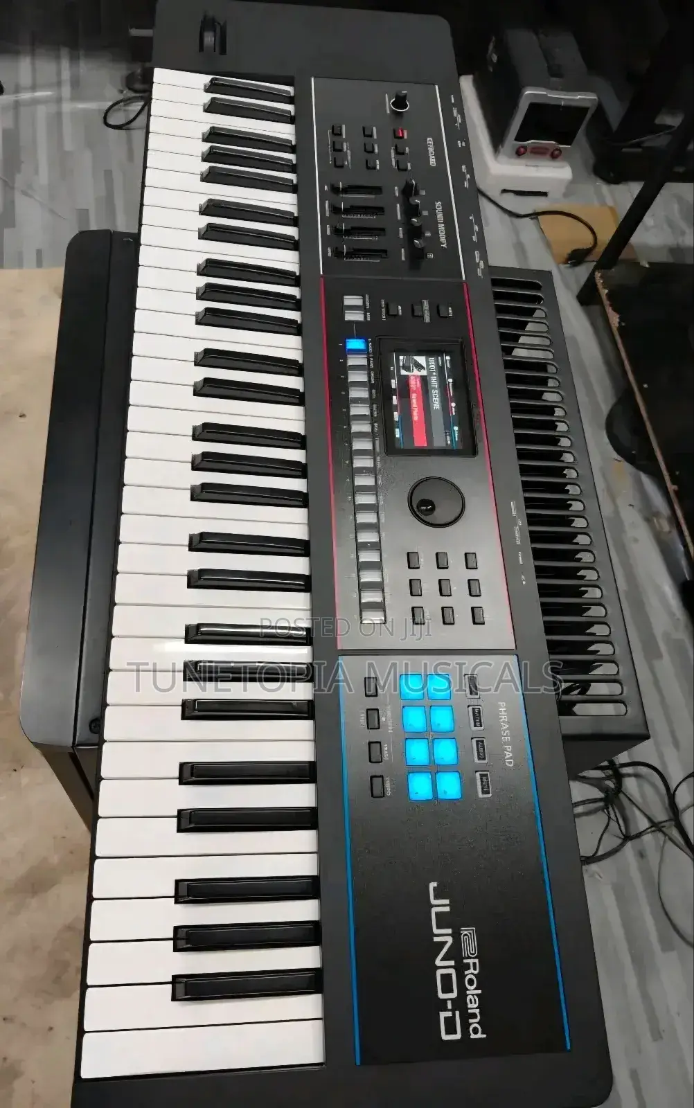 Roland Juno-d6 61-keys Keyboard Synthesizer.