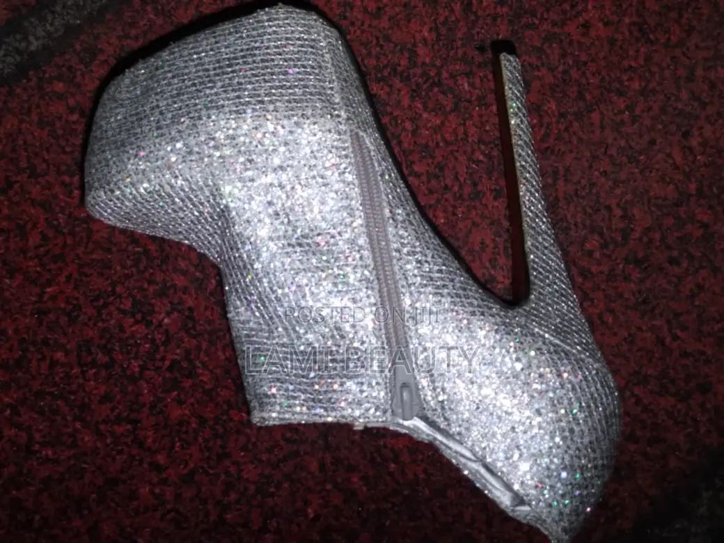 Sparkling High Plat Form Shoe Balanced and Comfortable