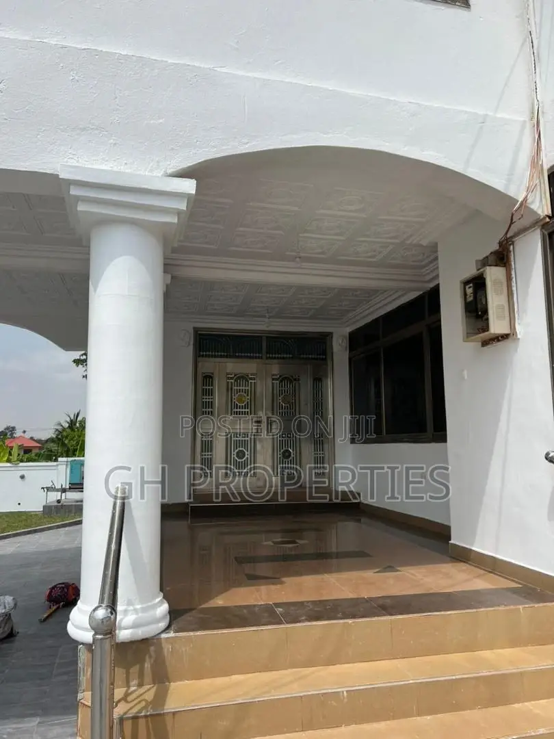 10bdrm Mansion in Aboabo, Kumasi Metropolitan for sale