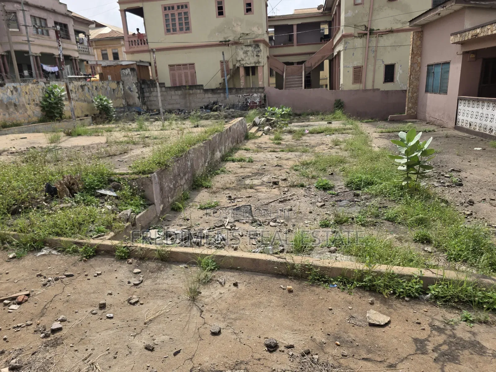 5bdrm House in Fredimens Real, Kumasi Metropolitan for sale