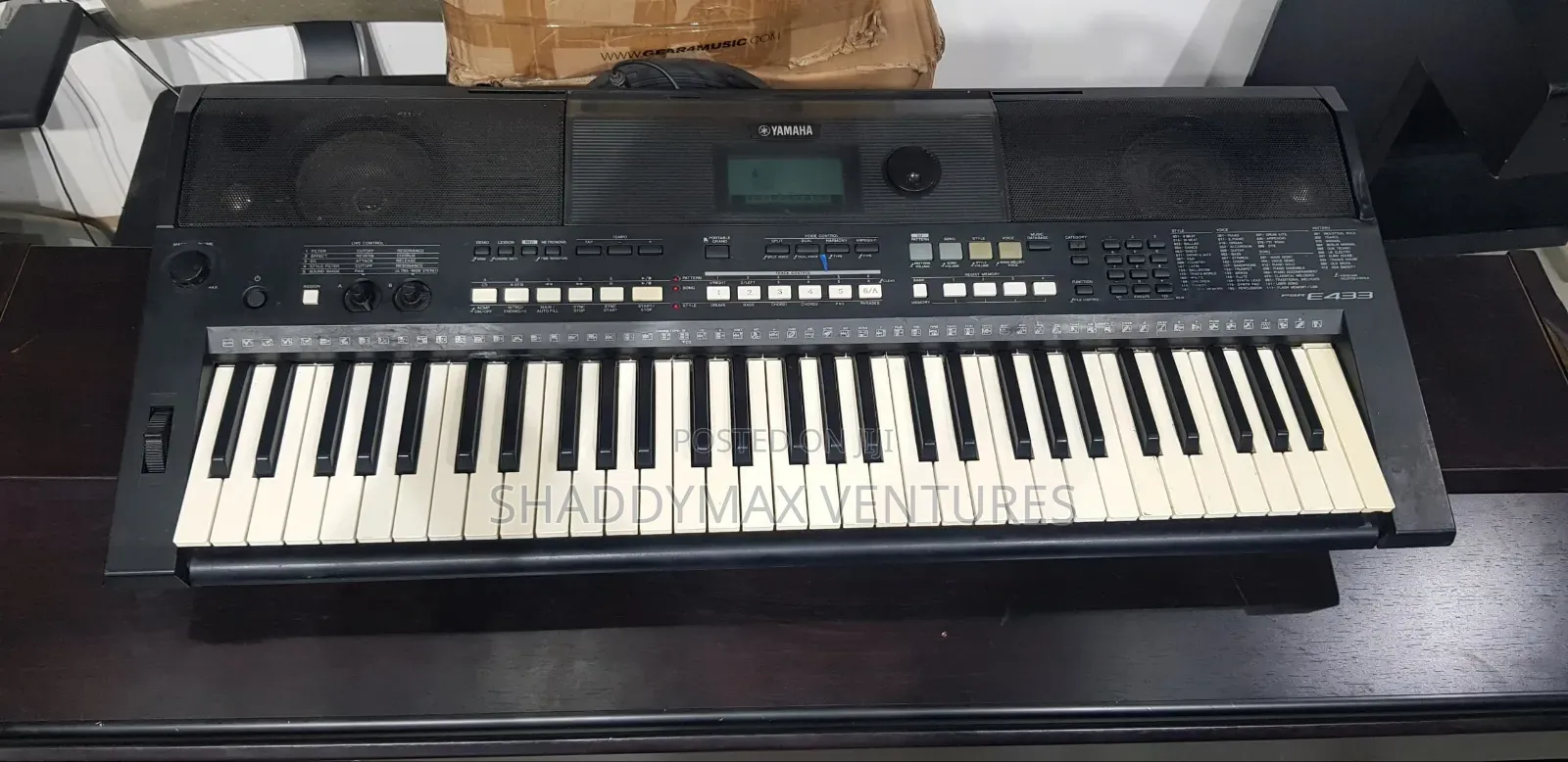 Yamaha PSR E433 Keyboard