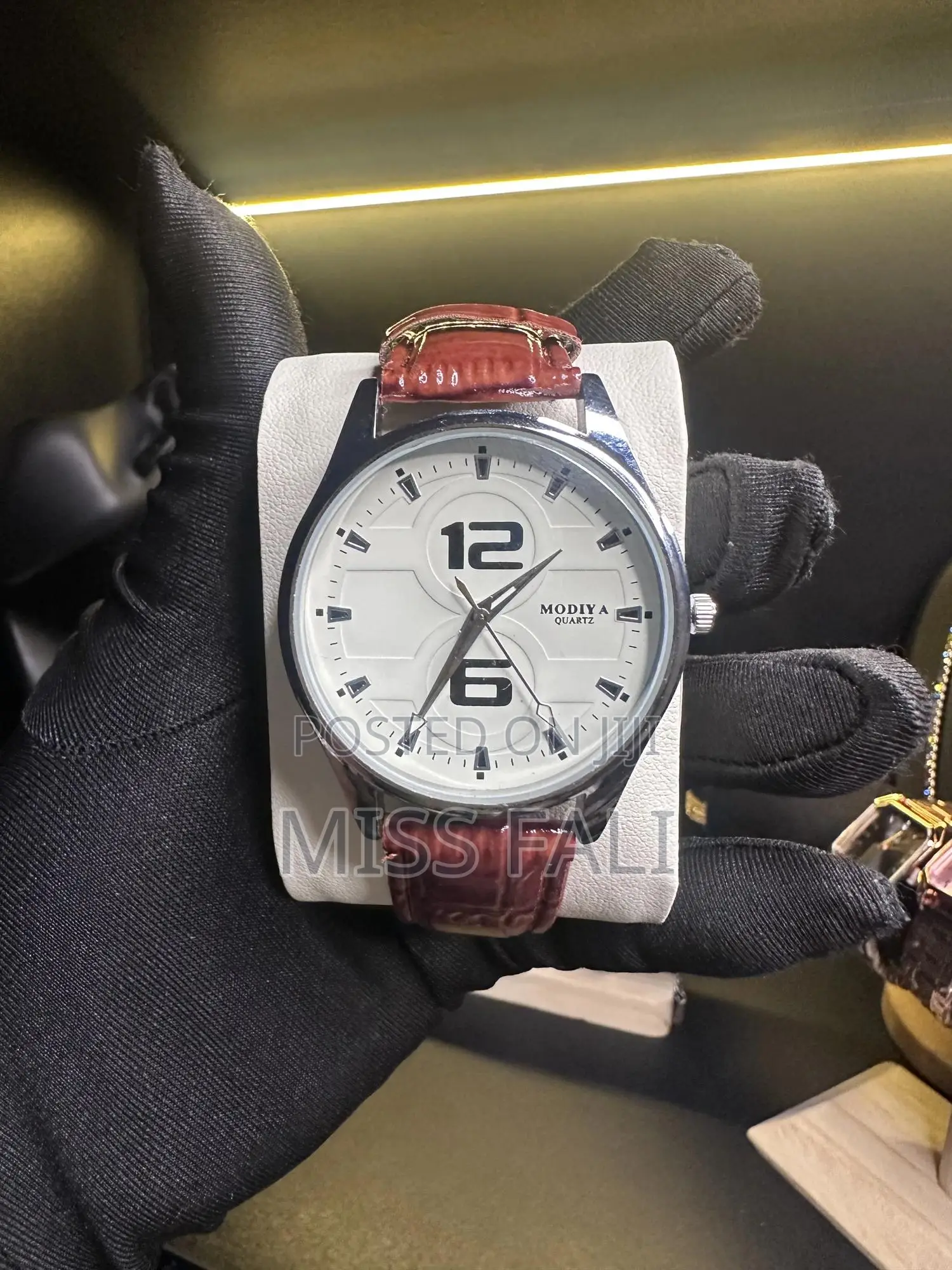 Modiya Classic Leather Watch