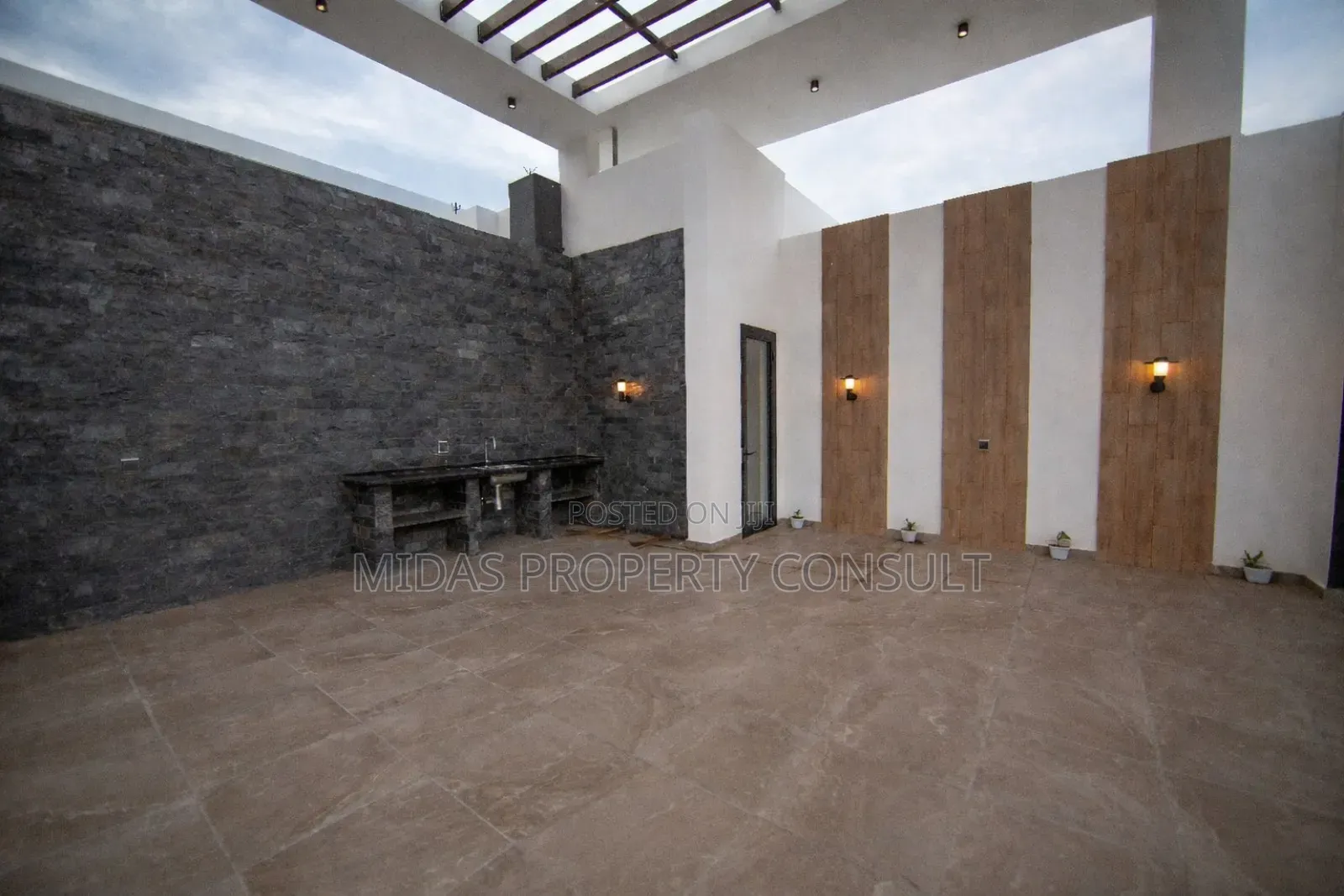 Furnished 5bdrm Villa in Cantonment, Cantonments for sale