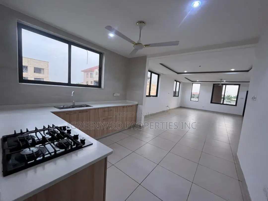 2bdrm Apartment in School Junction, Ashaley Botwe for rent