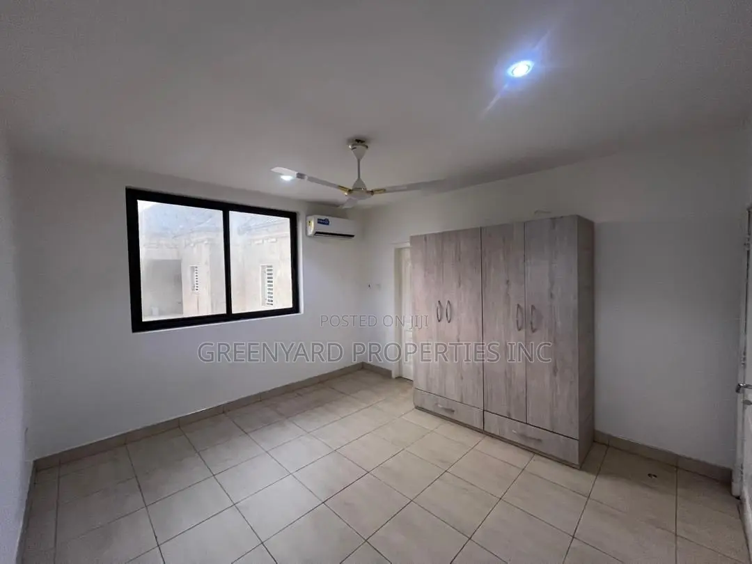 2bdrm Apartment in School Junction, Ashaley Botwe for rent