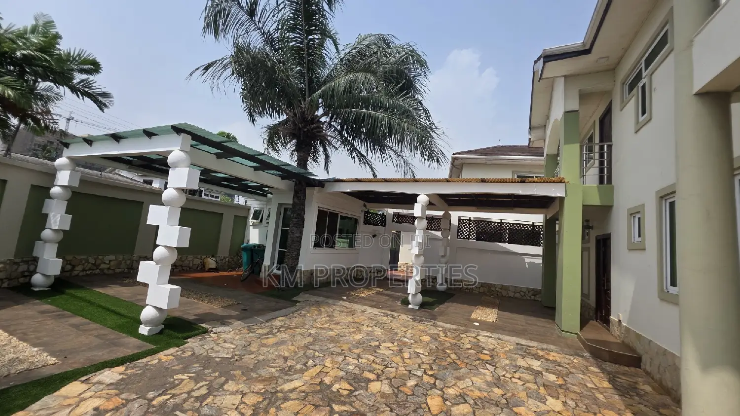 2bdrm Duplex in Cantonments for rent