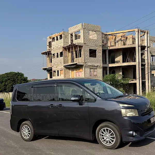 Toyota Voxy 2013 Black