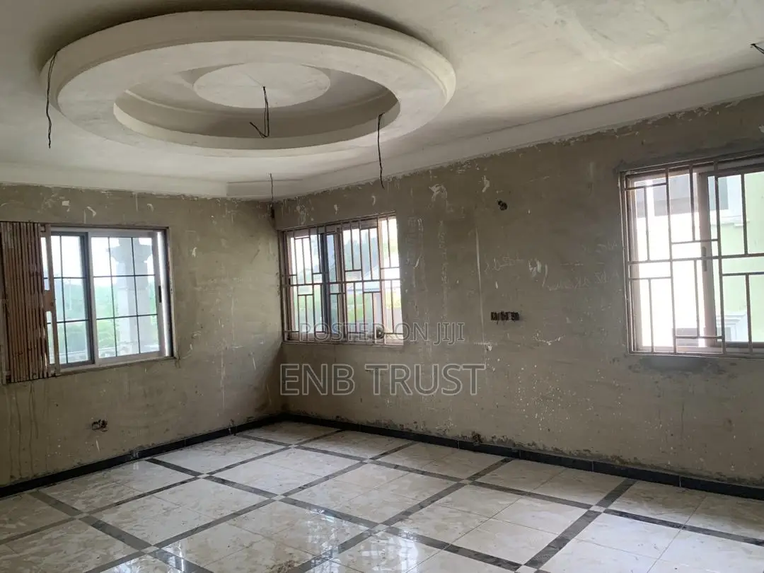 4bdrm Duplex in Nsawam, Akuapim North for sale
