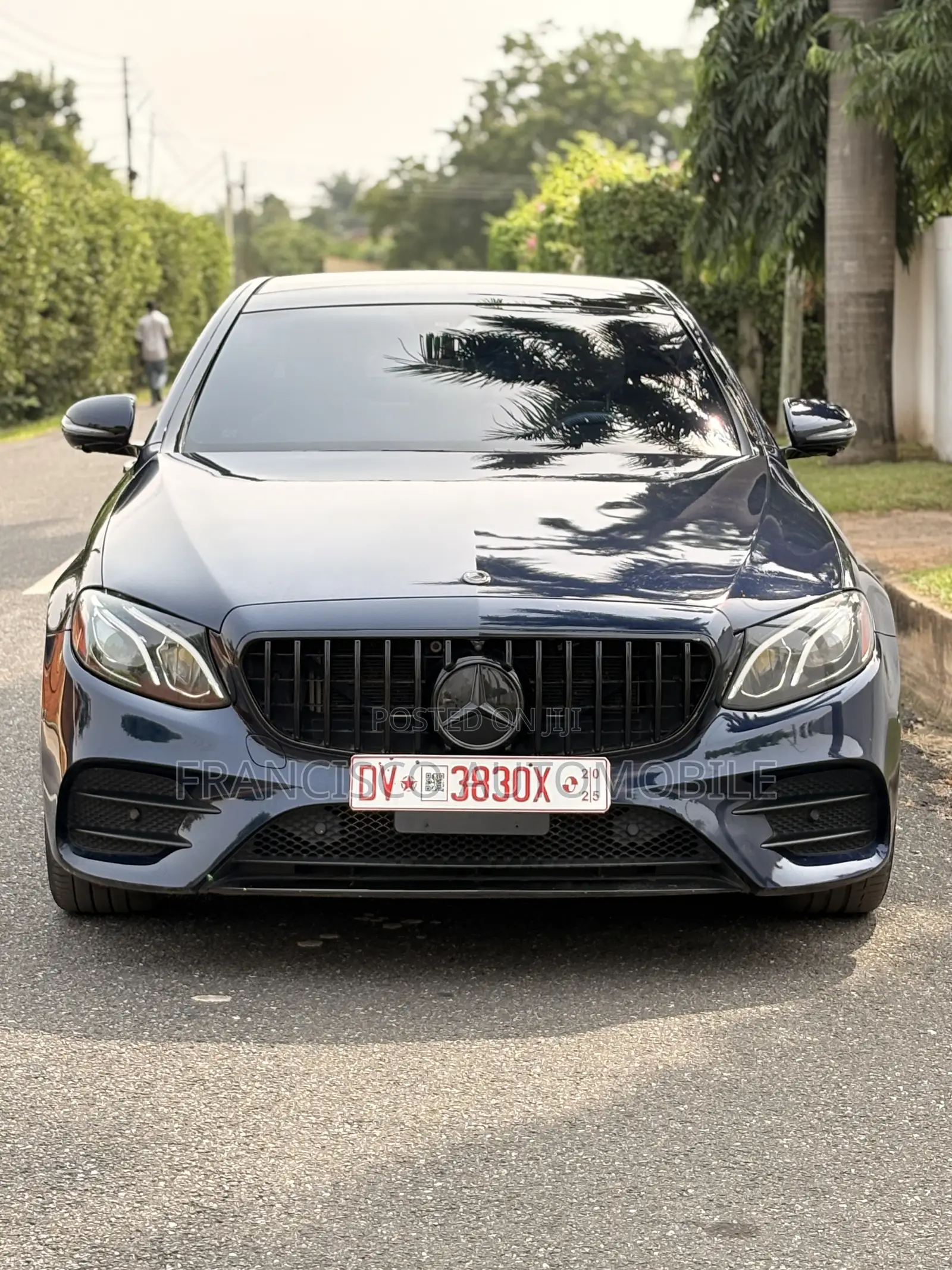 Mercedes-Benz E300 2019 Blue