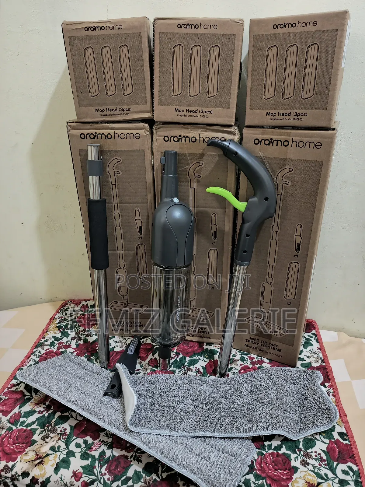 Oraimo Mistglide Spray Mop Plus 4pcs Replacement Mop Pads