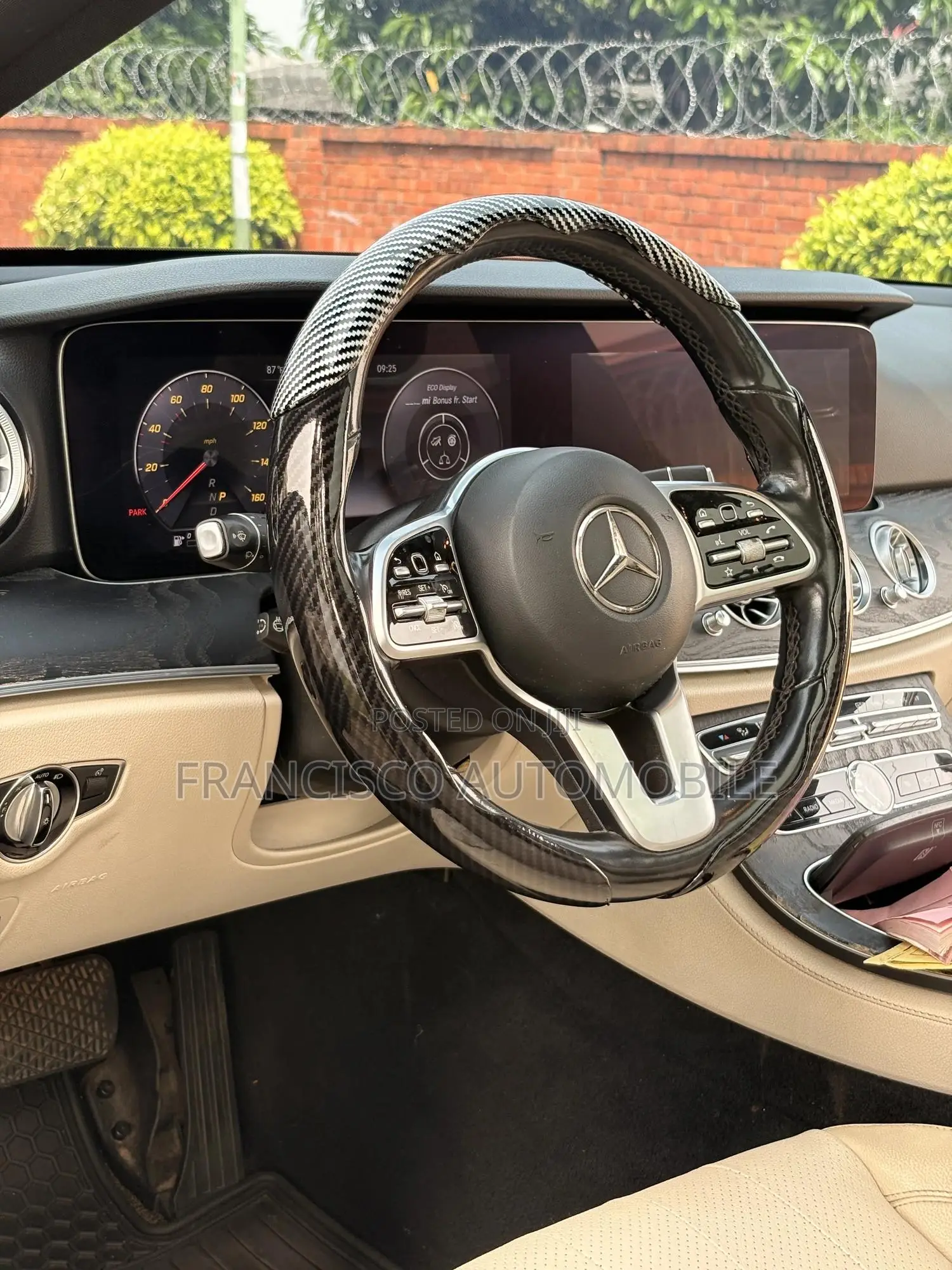 Mercedes-Benz E300 2019 Blue