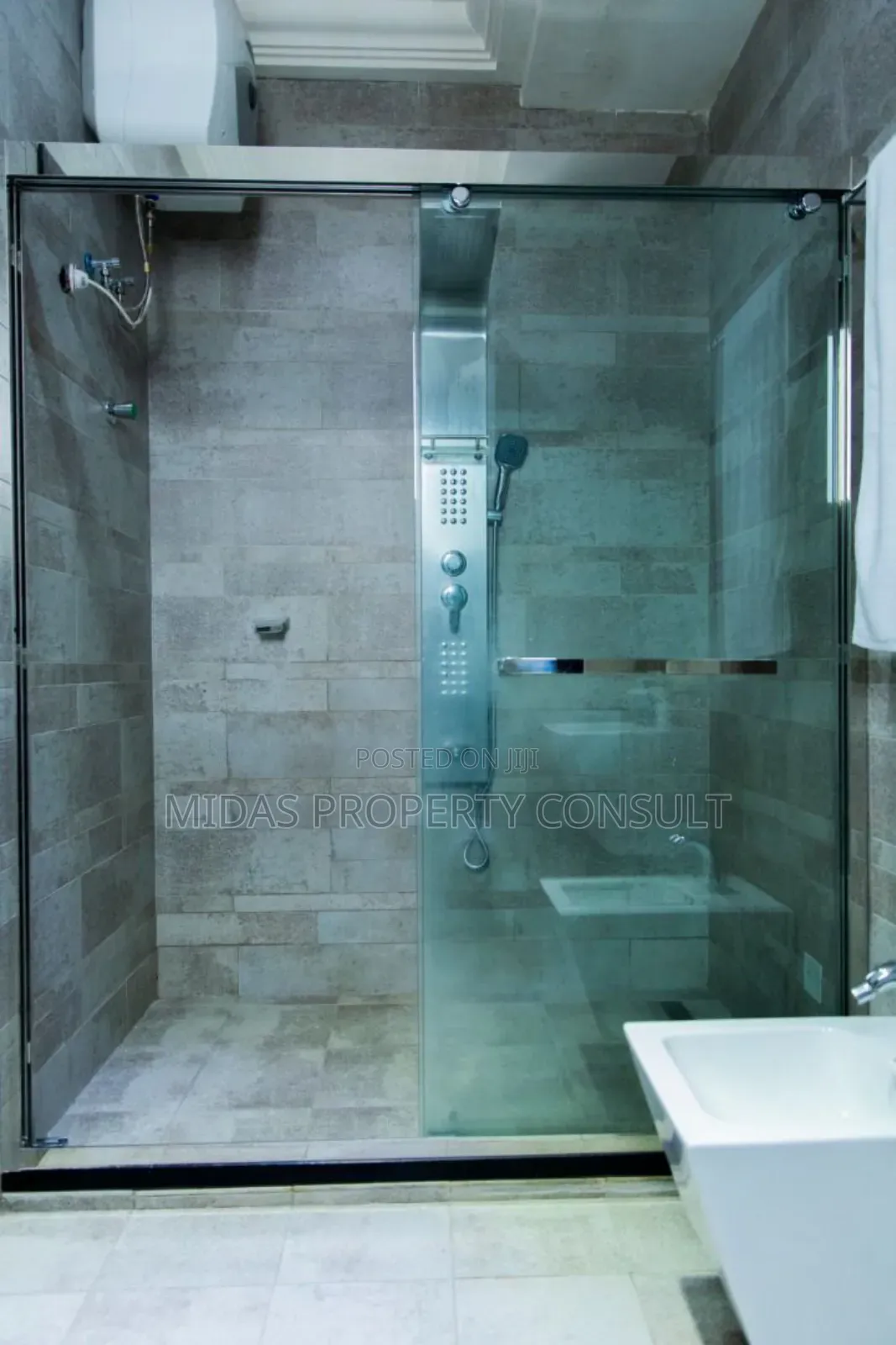Furnished 3bdrm Apartment in Ridge for sale