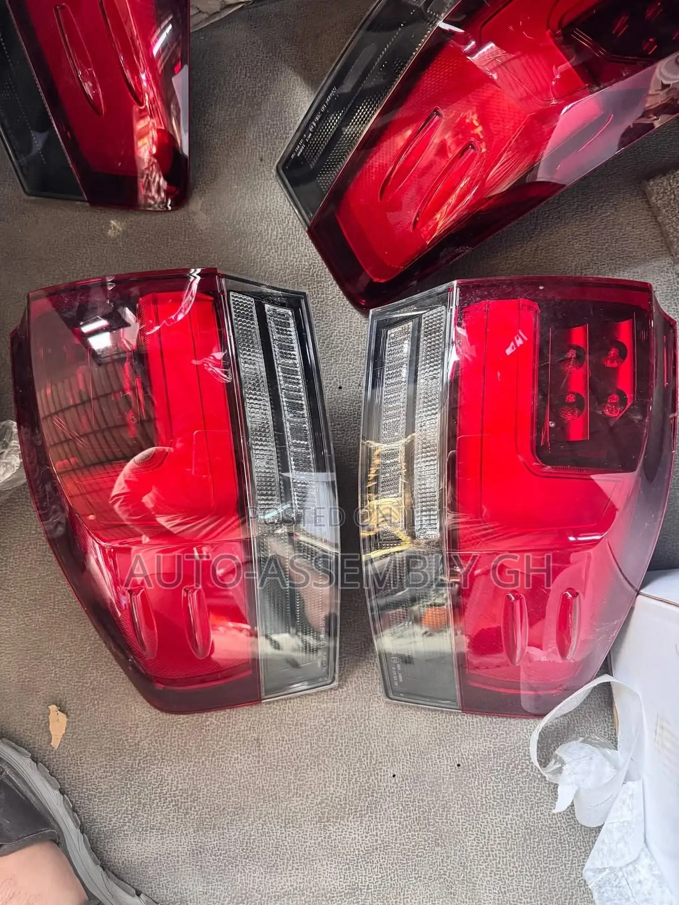 Land Cruiser 300 Upgrade Tail Lights Set