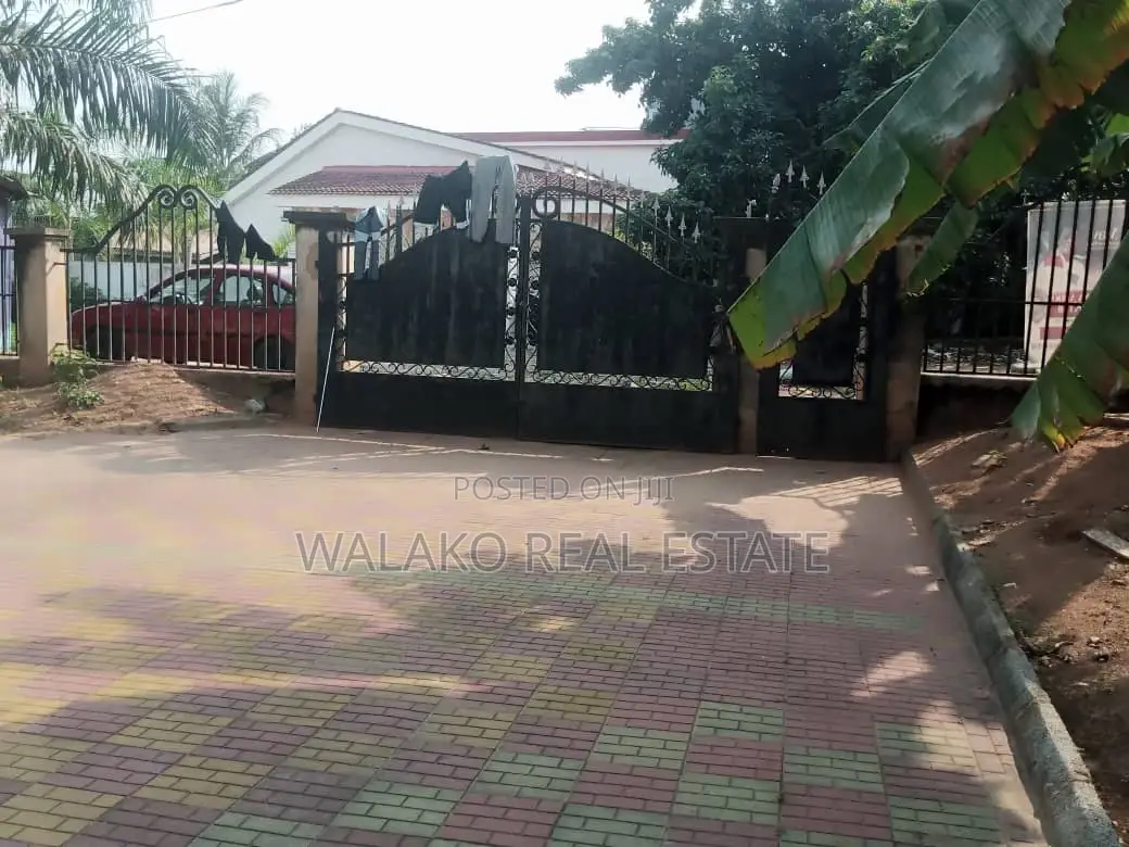 4bdrm House in Kwabenya for sale