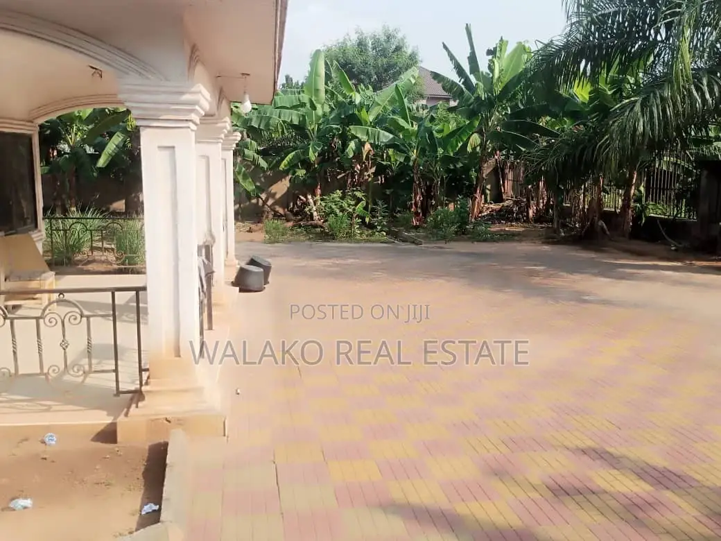 4bdrm House in Kwabenya for sale