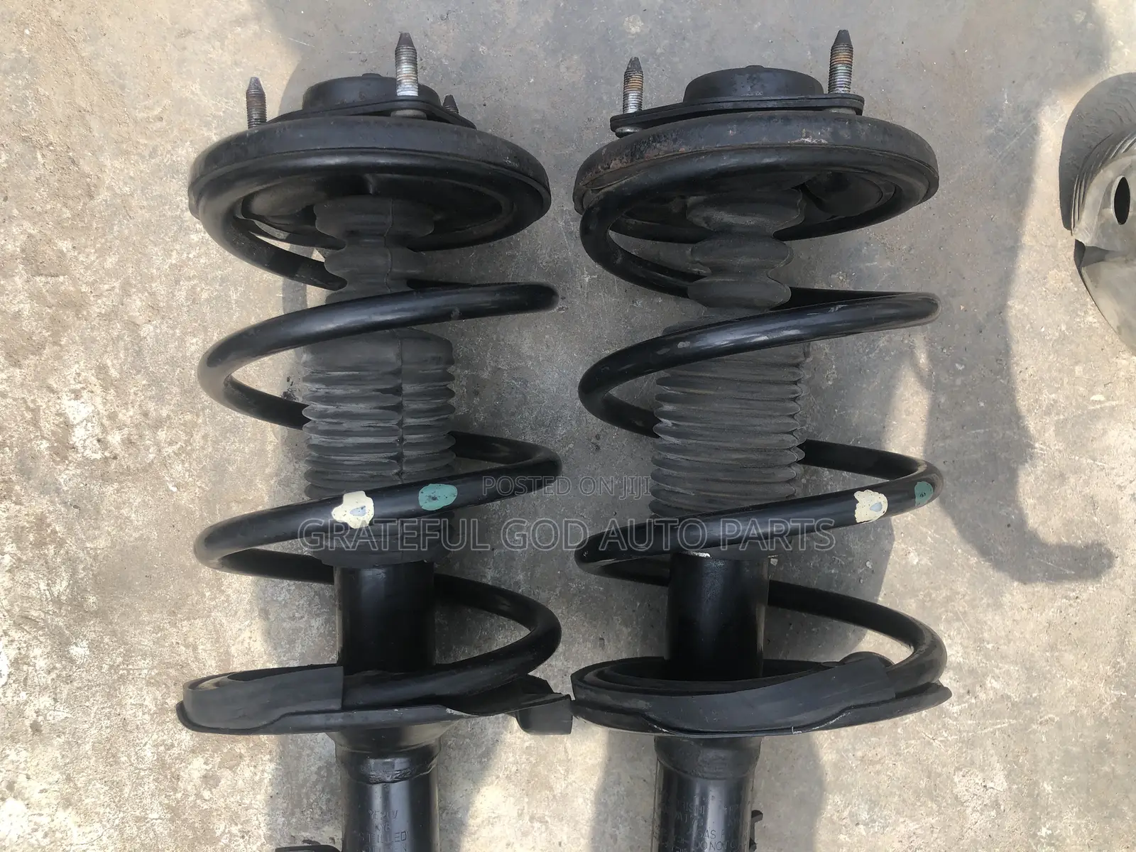 Mitsubishi Outlander Shock Absorbers and All Other Parts Available