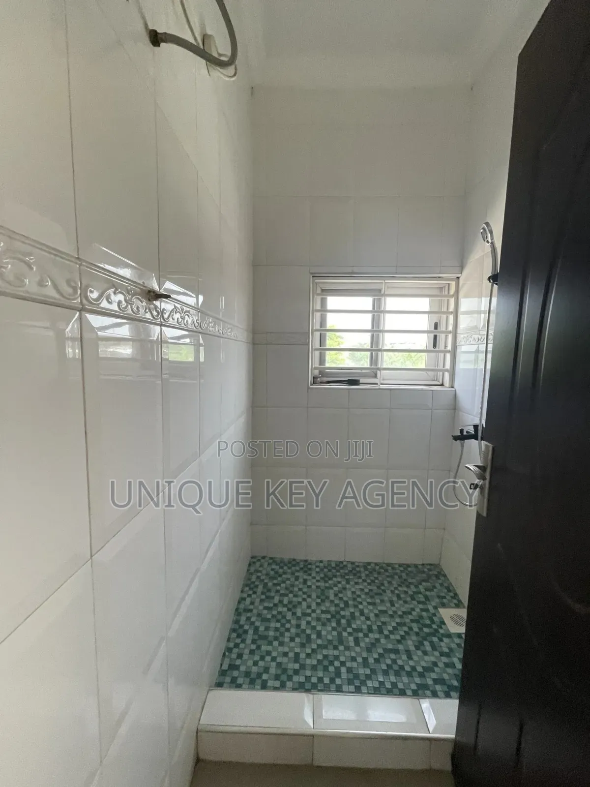 3bdrm Apartment in Unique Key Agency, Dzorwulu for rent