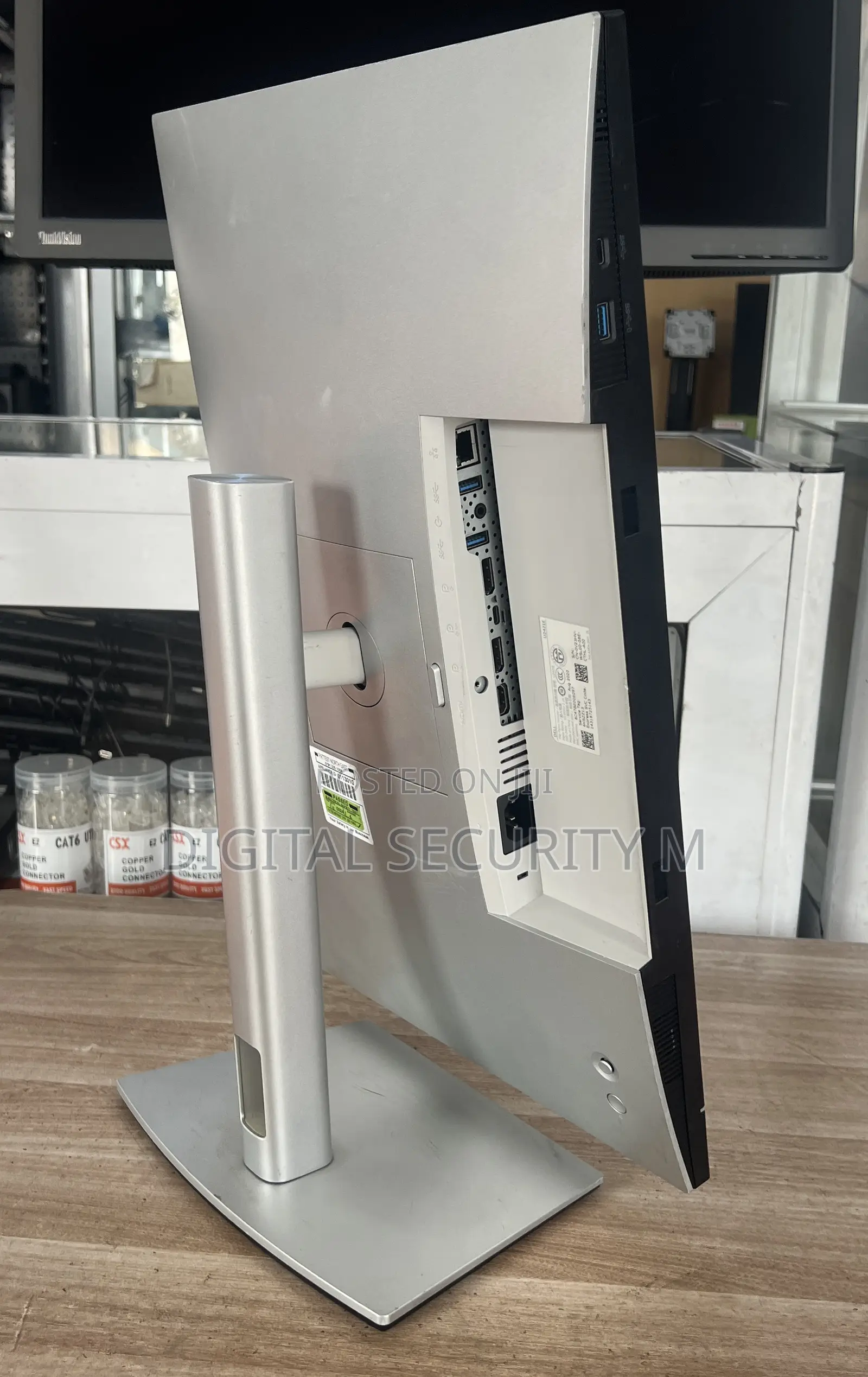 Dell Ultrasharp 24 Usb-C Hub Monitor - U2421e