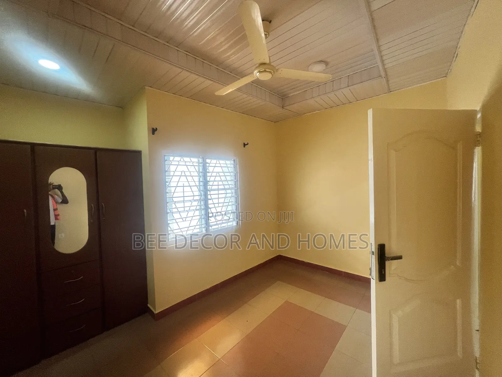 1bdrm Room & Parlour in Silver for rent