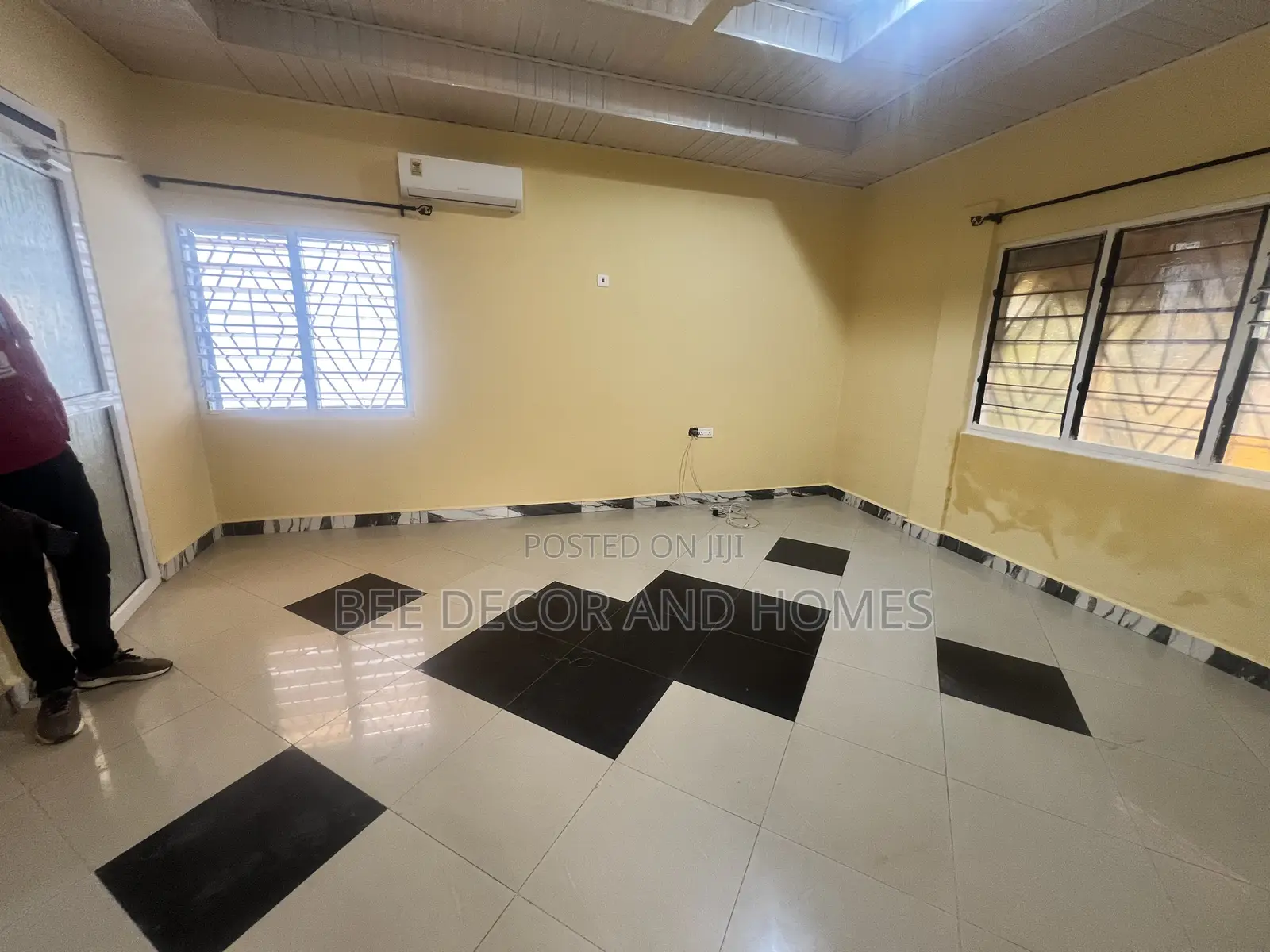 1bdrm Room & Parlour in Silver for rent
